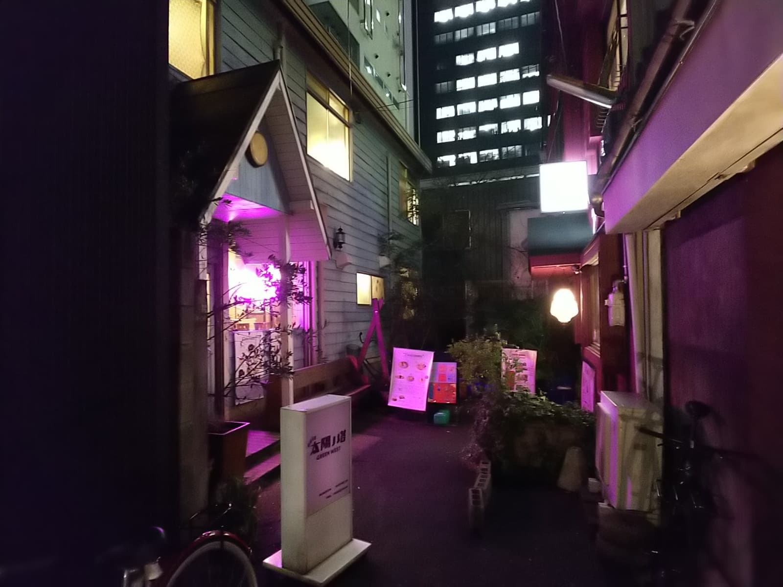 大阪 梅田の夜カフェ6選 遅い時間まで使えるカフェを取材してきました Onthe Umeda