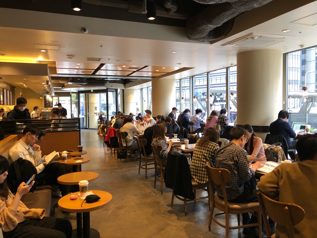 大阪 梅田 無料wi Fi 電源が使えるカフェ おすすめ11選 Onthe Umeda